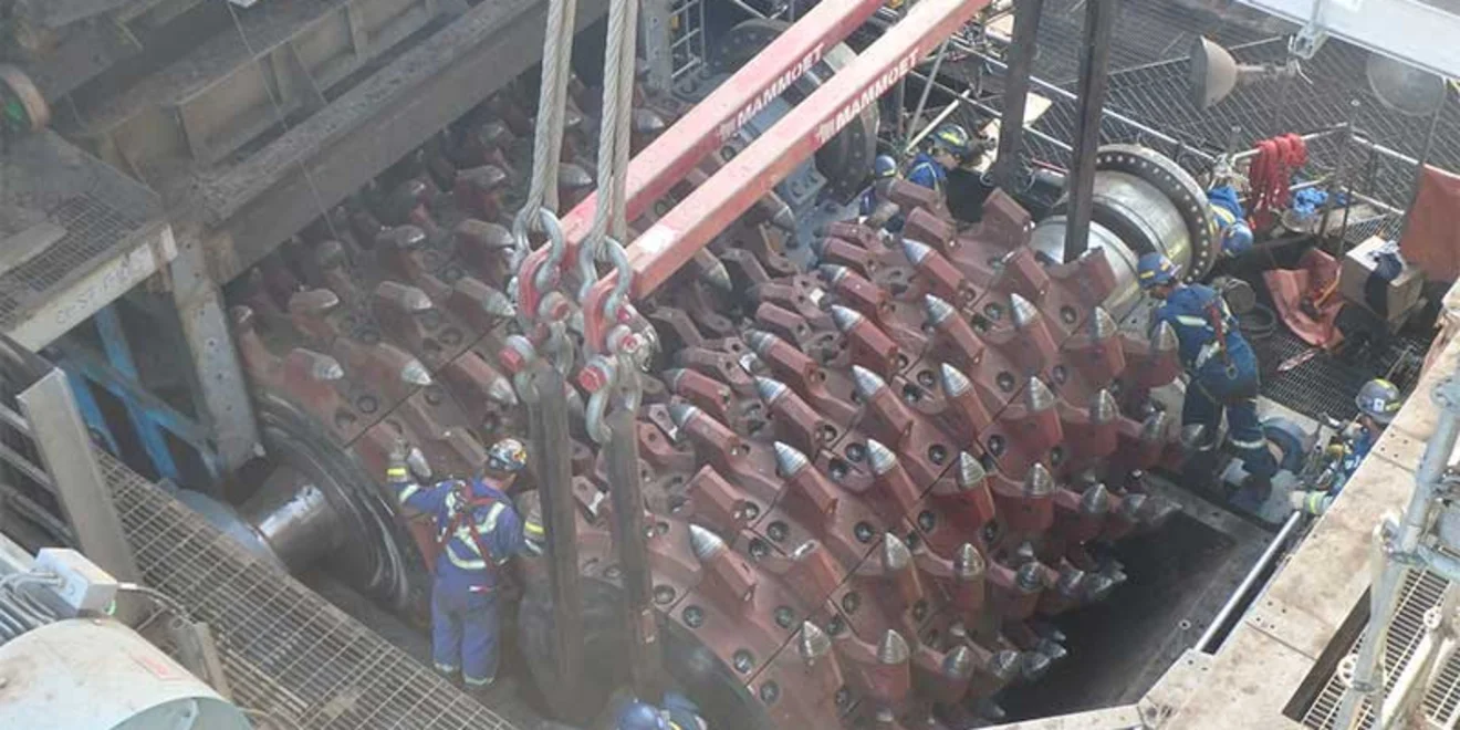 Hybrid crushers for oil sand and hard rock in Canada.