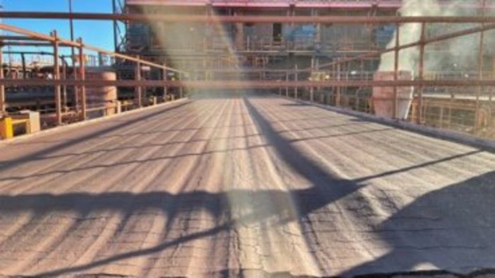BEFORE using DELKOR MAX-FeED - increased cake thickness (up to 10mm), inconsistent dewatering BEFORE DELKOR MAX-FeED -increased cake thickness (up to 10mm), inconsistent dewatering