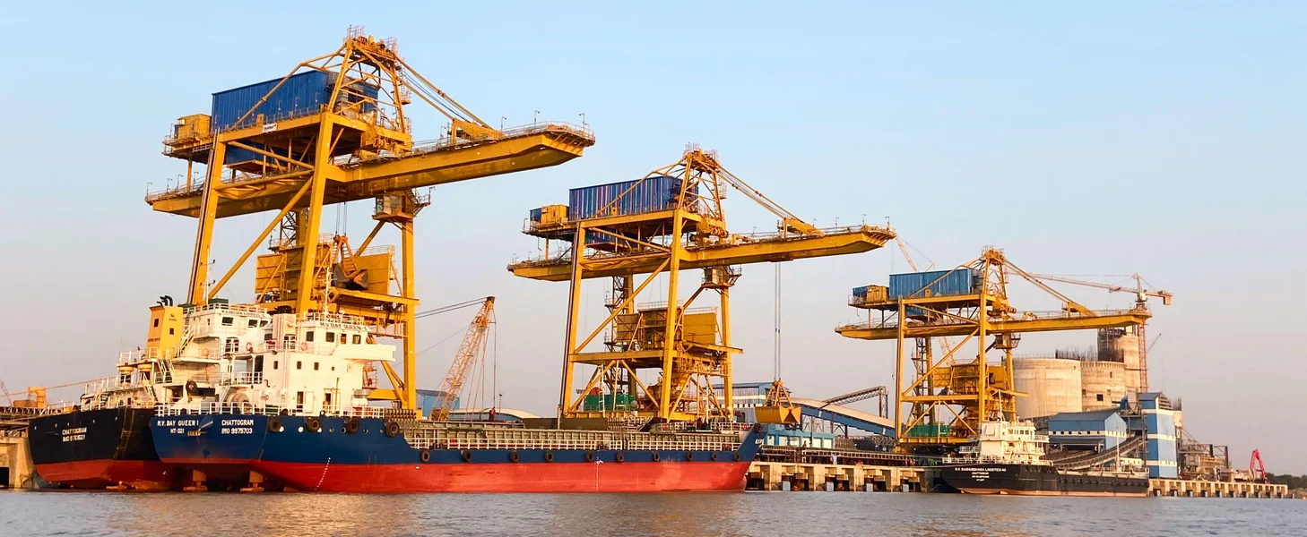 TAKRAF Ship Unloader for coal and limestone in Bangladesh.