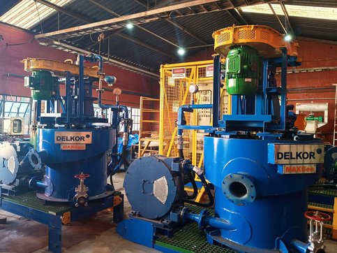 Two DELKOR BQR Flotation Cells with MAXGen™ mechanism are located in a workshop.