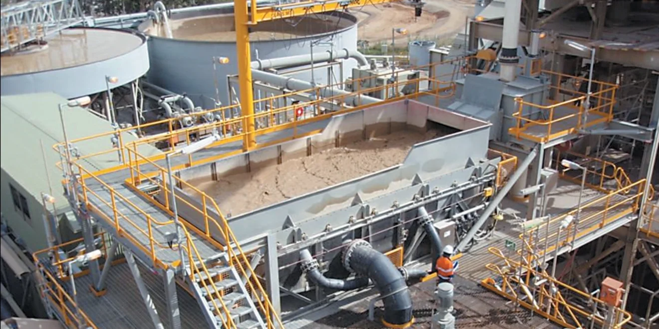 DELKOR Belt Linear Screen (BLS) for oil sands in Canada.