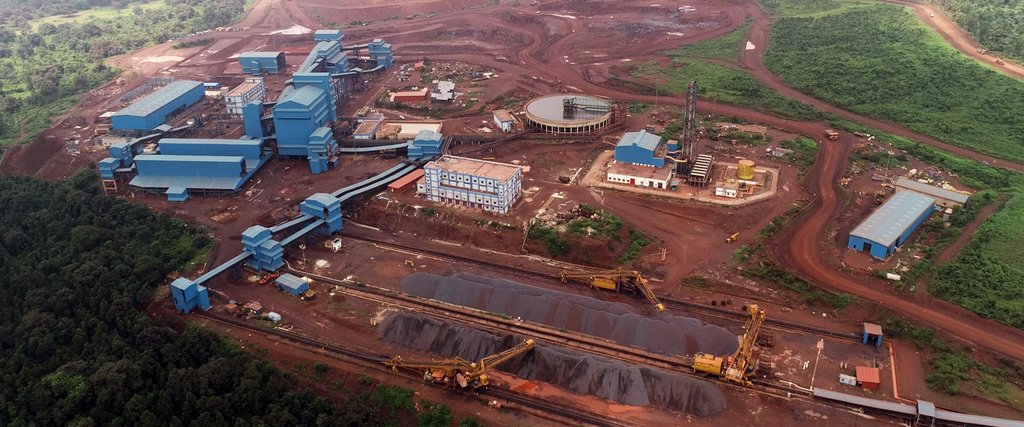 Picture of an iron ore crushing and washing plant