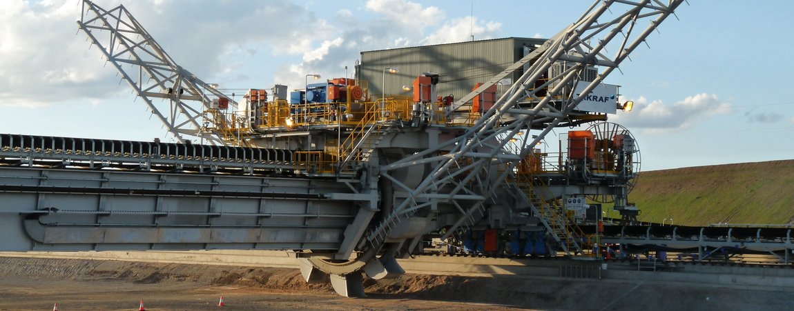 Boom and bridge type reclaimer, Australia