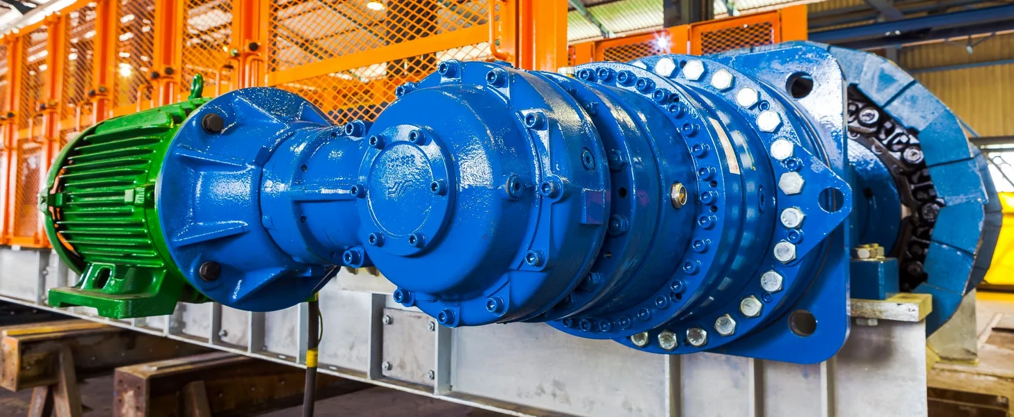 TAKRAF apron feeder electromechanical drive.