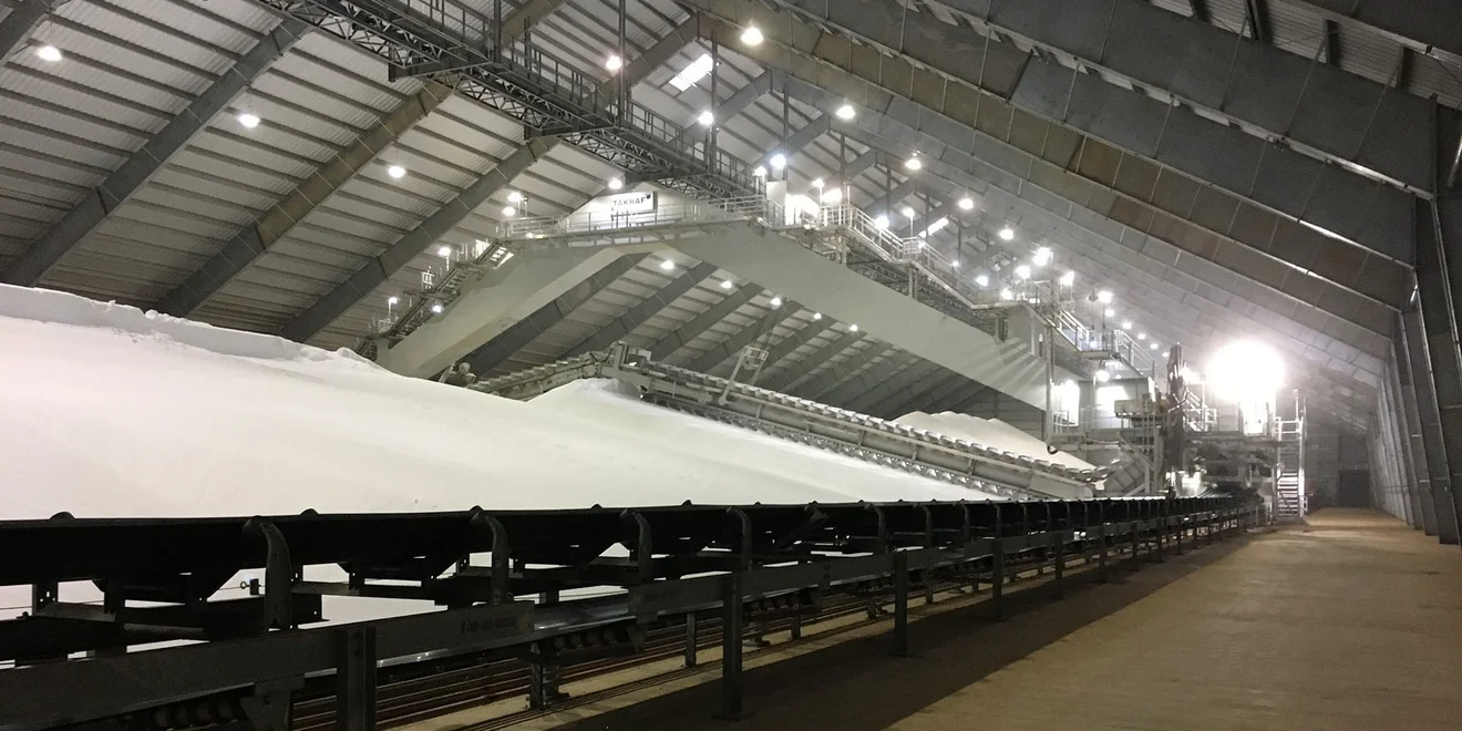 TAKRAF Portal Scraper Reclaimer for urea, USA.