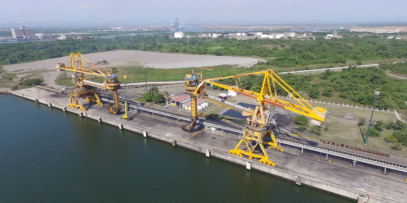 TAKRAF Ship Unloader with a capacity of 2,000 t/h each in Mexico.