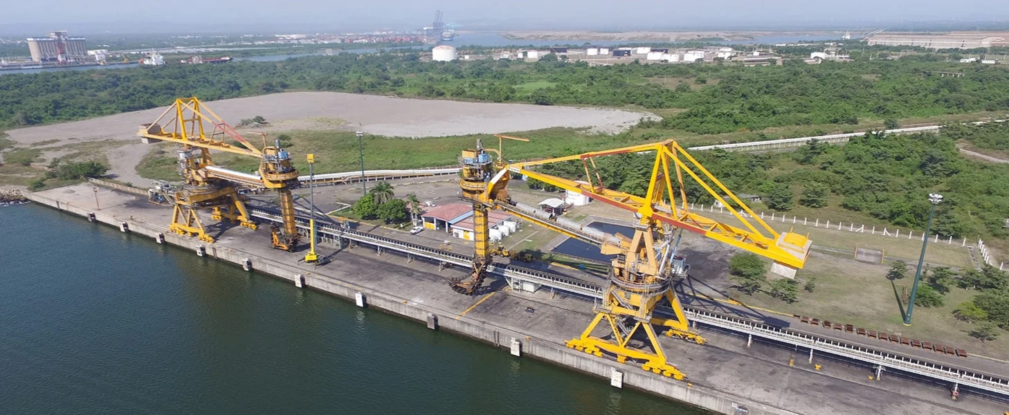 TAKRAF Ship Unloader with a capacity of 2,000 t/h each in Mexico.