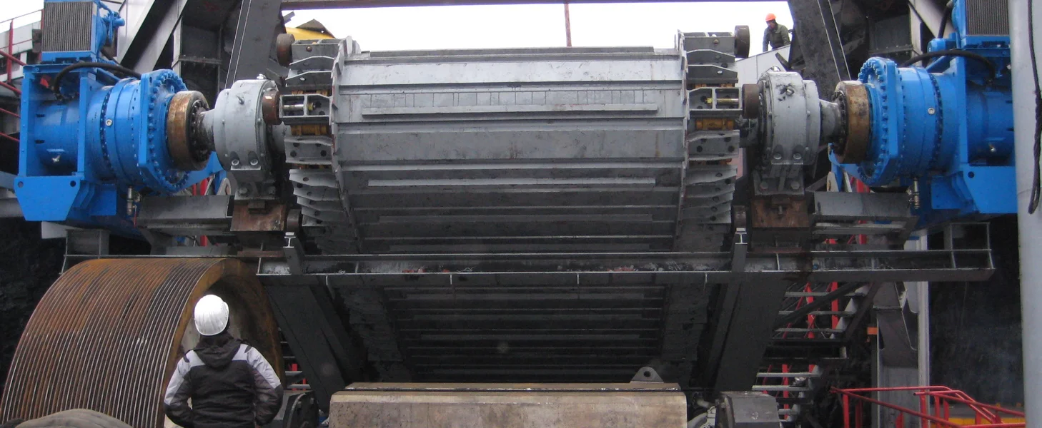 Apron feeder with outside chain in Kazakhstan.