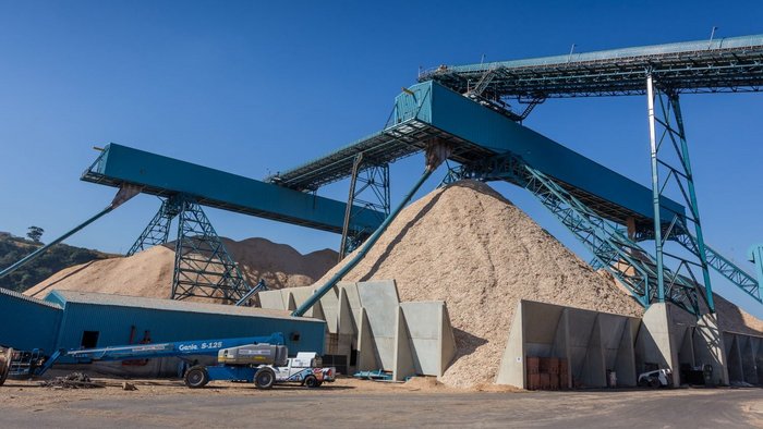 TAKRAF material handling system for woodchips in South Africa. The picture shows an In-Plant conveying system in South Africa.