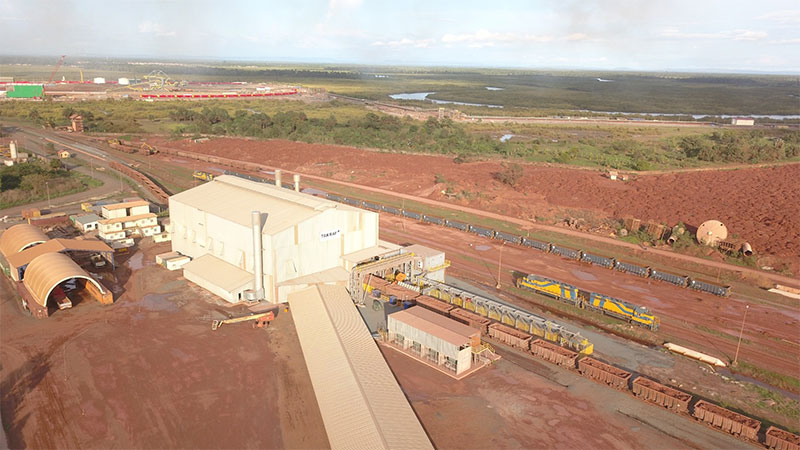 Birds-eye view of the wagon unloading in Guinea